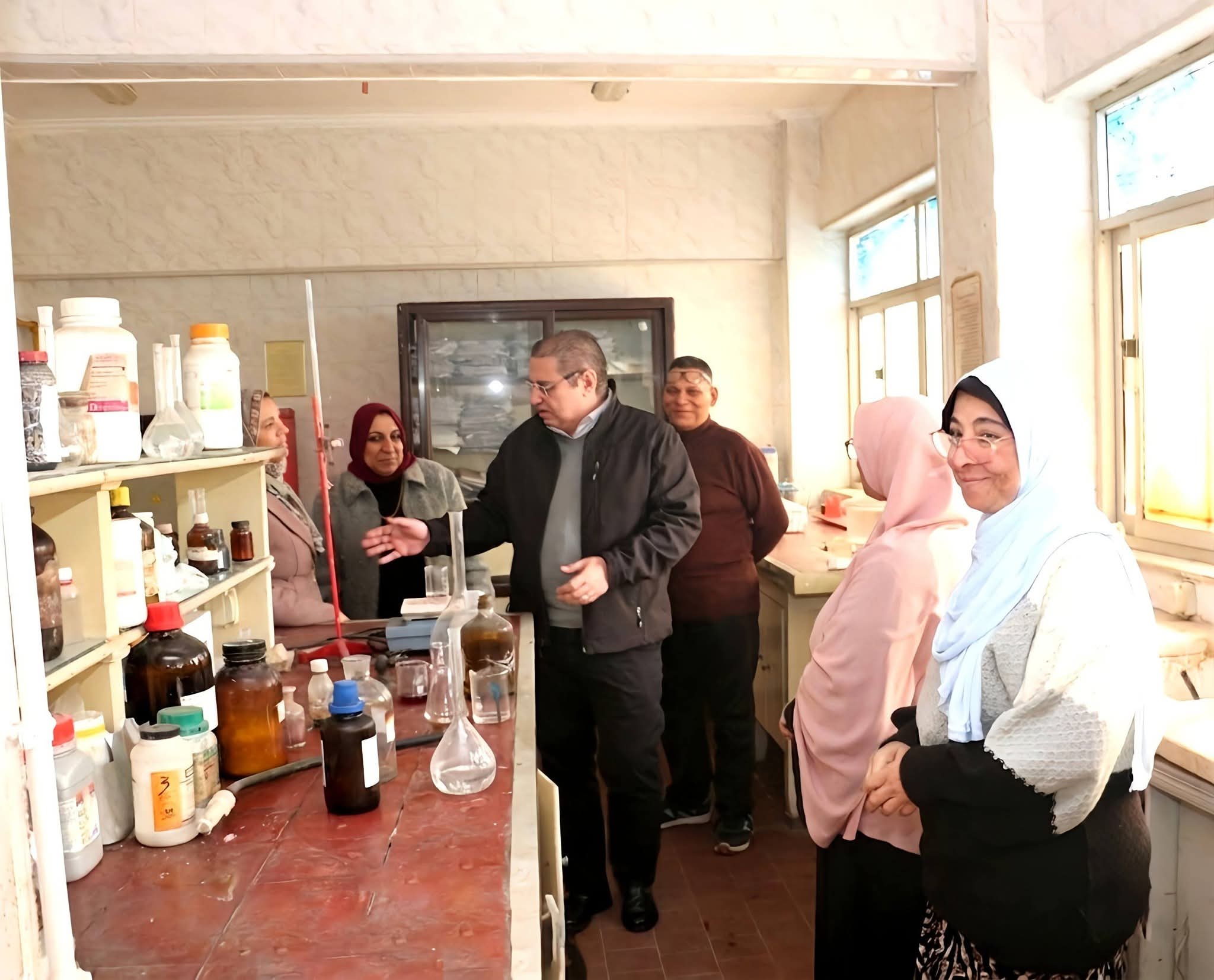 رئيس هيئة المواصفات والجودة يتفقد فرعي الهيئة بالسويس والعين السخنة لمتابعة سير العمل وكفاءة المعامل