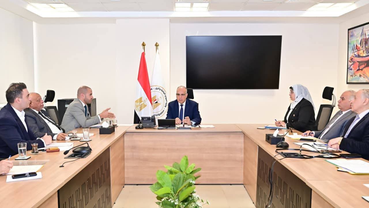 سويلم يوجيه بدراسة الطلبات المقدمة لتطهير مصرف بحر البقر واستغلال أراضٍ مملوكة للوزارة