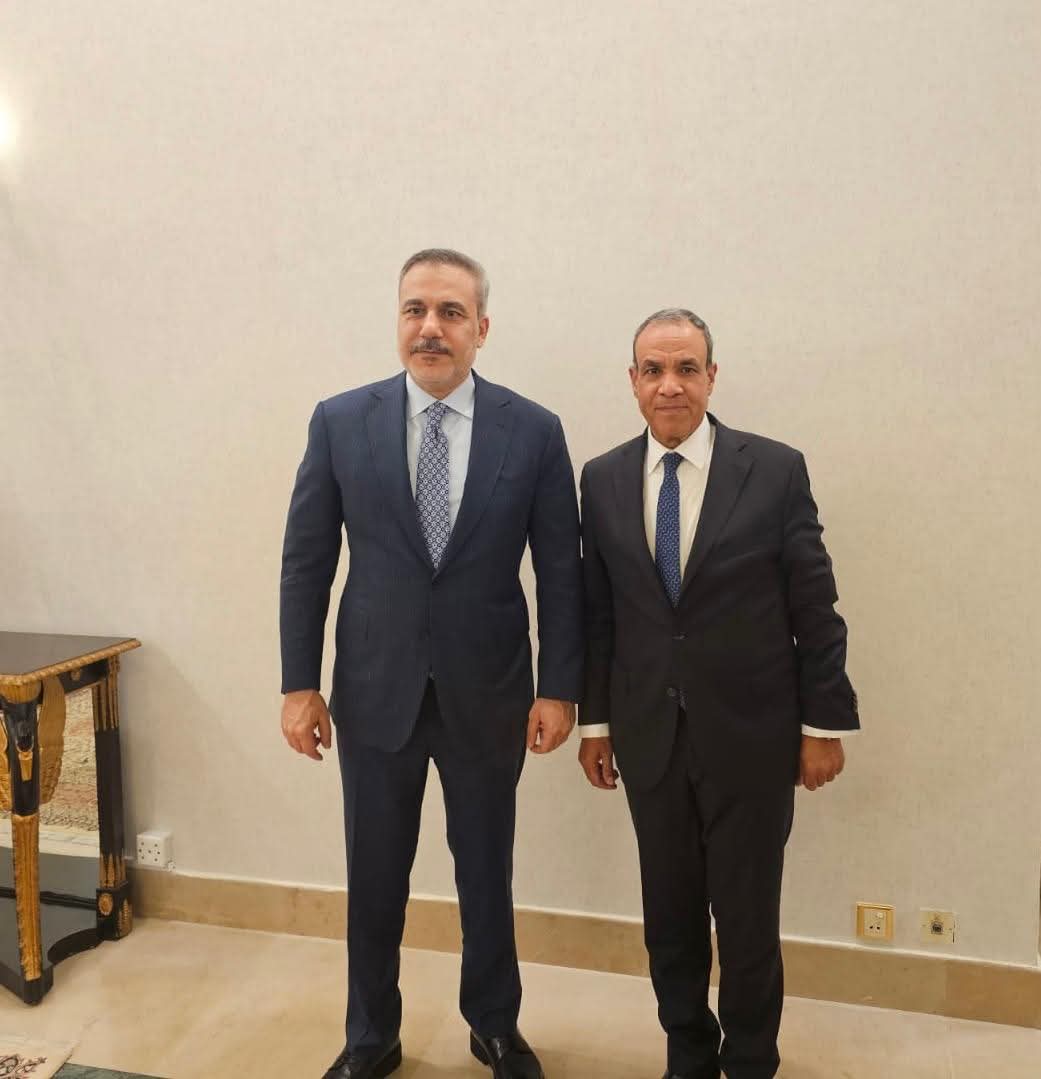 وزير الخارجية يلتقي نظيره التركي في إسلام آباد لبحث العلاقات الثنائية وتنسيق جهود خفض التصعيد