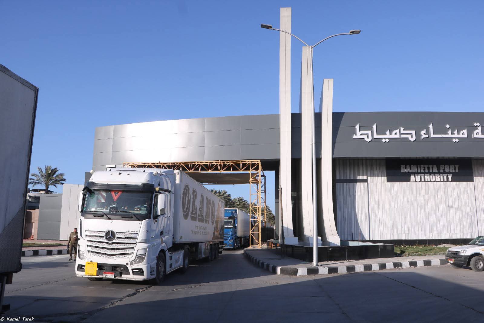 ميناء دمياط يدشن خدمة ترانزيت جديدة للشحنات عبر خط “الرورو” إلى دول الخليج