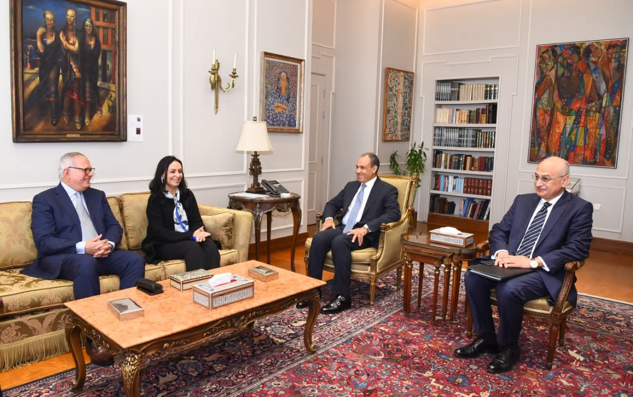 وزير الخارجية يلتقي وزيرة التضامن ورئيس منظمة تضامن الشعوب الأفروآسيوية
