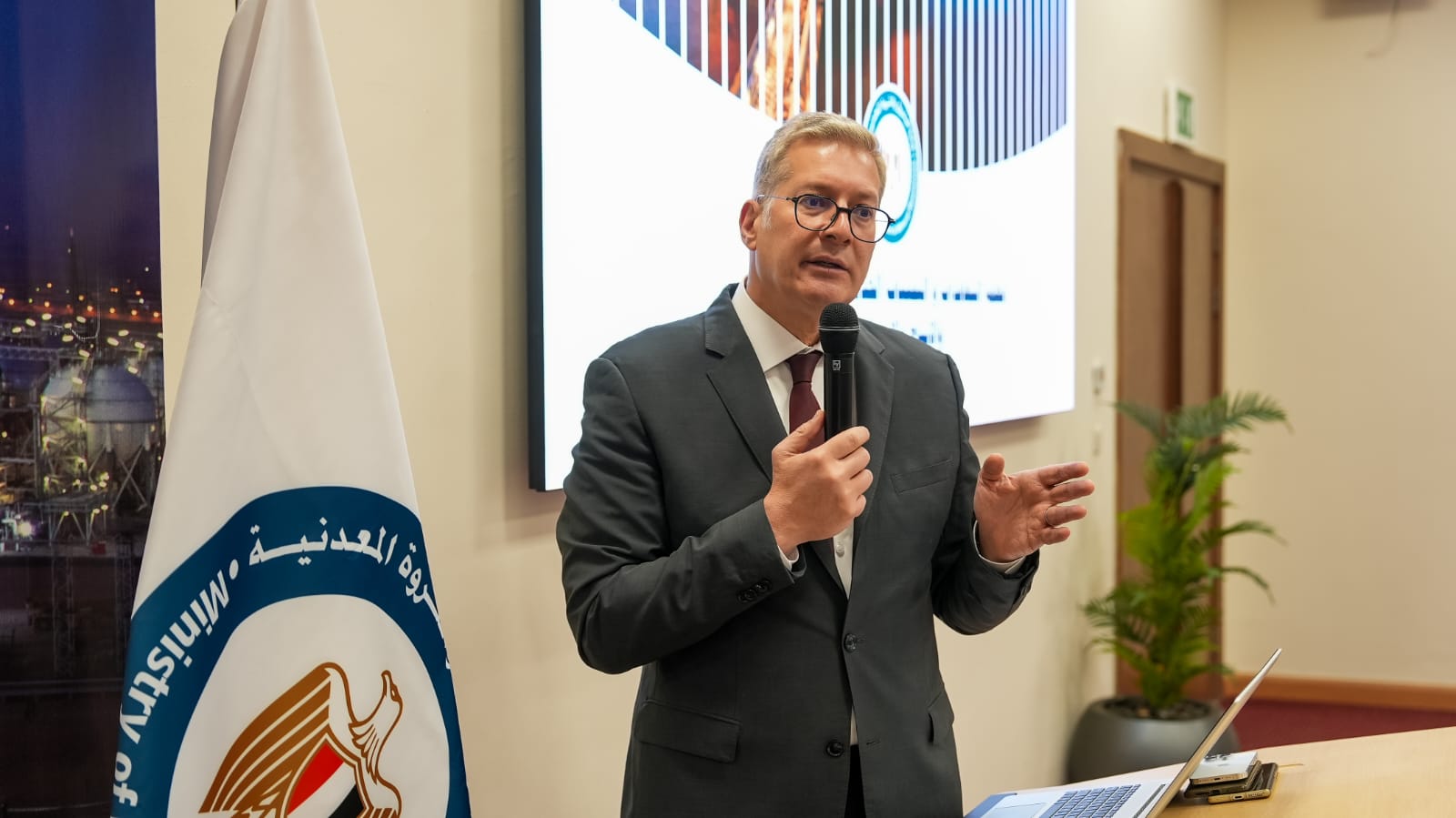 بدوى : أنظمة تعاقدية مبتكرة وأساليب حديثة لدعم زيادة الإنتاج البترولي