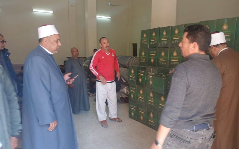 توزيع ٥٠٠٠ حصة من المواد الغذائية في خمس محافظات دعمًا للأسر الأولى بالرعاية