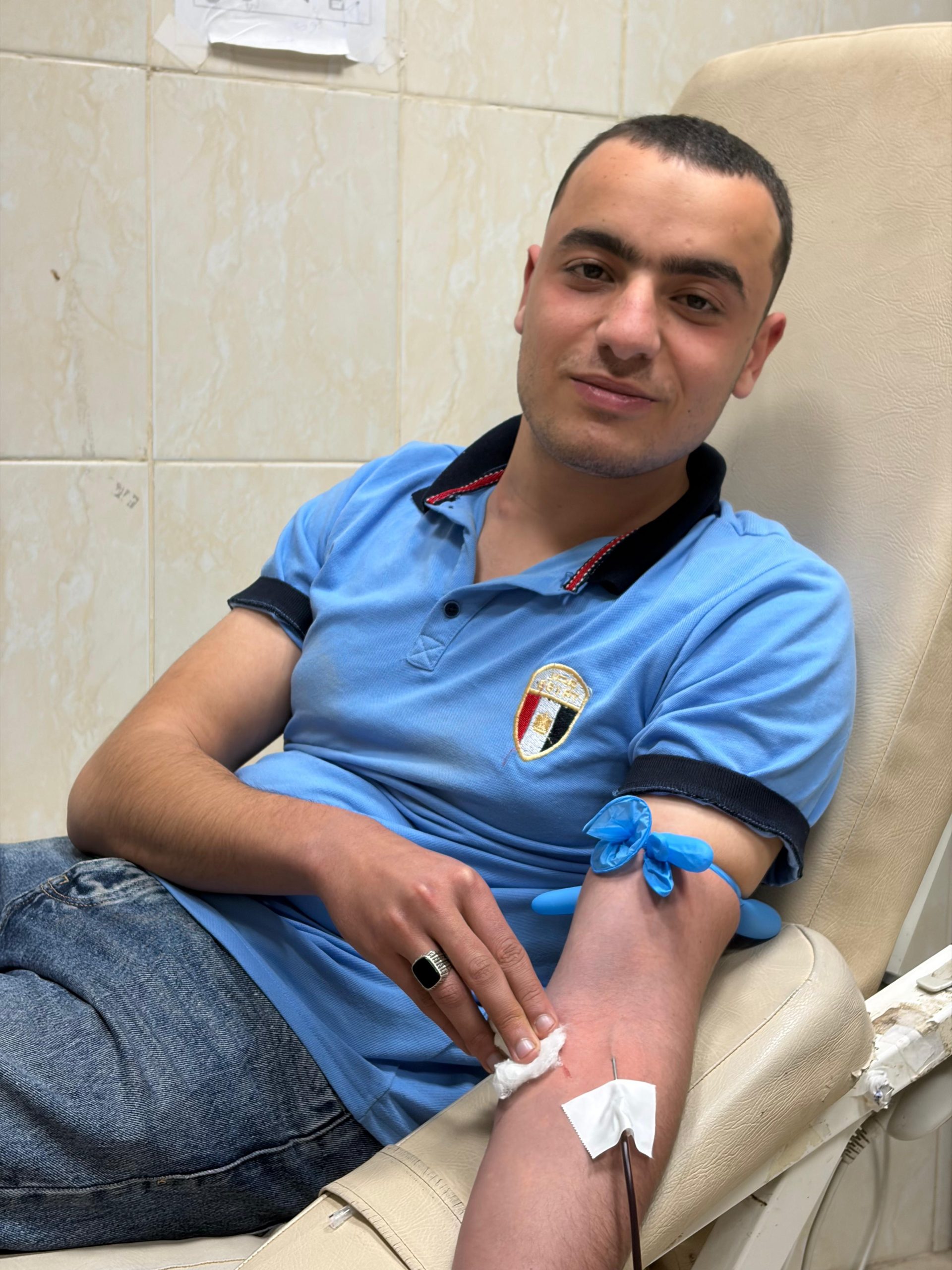 طلاب التربية العسكرية بجامعة كفر الشيخ يشاركون في حملة التبرع بالدم دعماً للمرضى