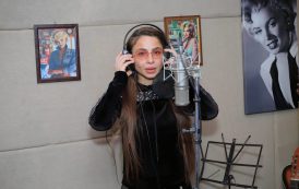 دوللي شاهين تنتهي من تسجيل أغنية «واحشاني يامه » لذكري والدتها