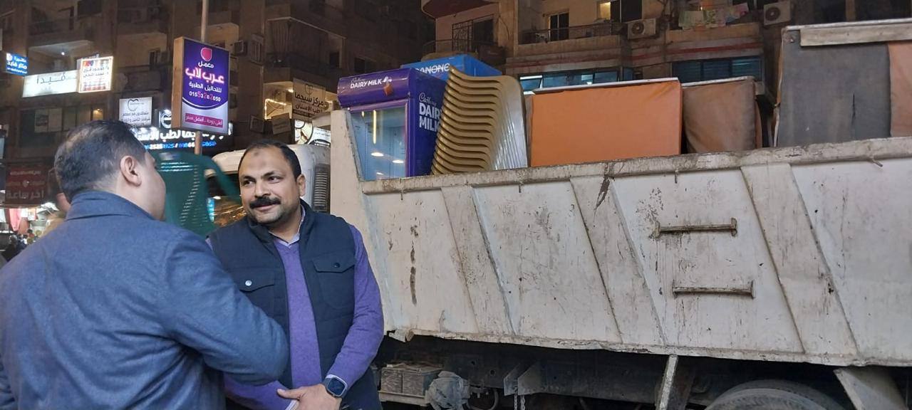 عوض: تنفيذ إزالة لعدد من مخالفات المباني وغلق وتشميع محلات تجارية بدون ترخيص ورفع تراكمات للقمامة والإشغالات