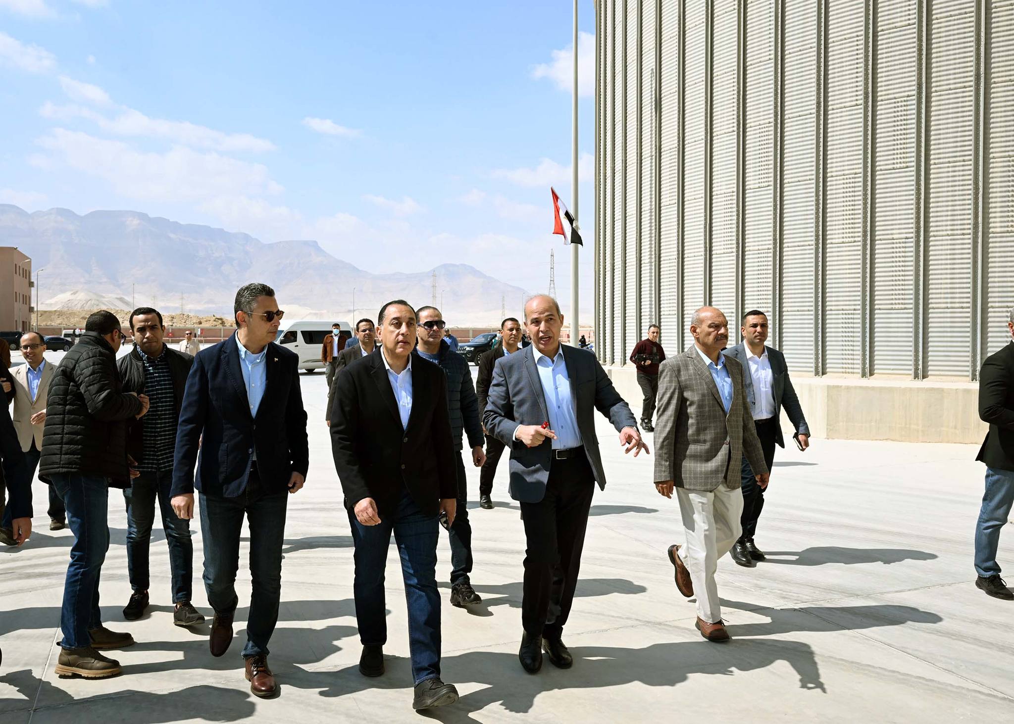 رئيس الوزراء يتفقد صومعة عتاقة بالسويس للاطمئنان على كفاءة منظومة تخزين القمح وتعزيز المخزون الاستراتيجي