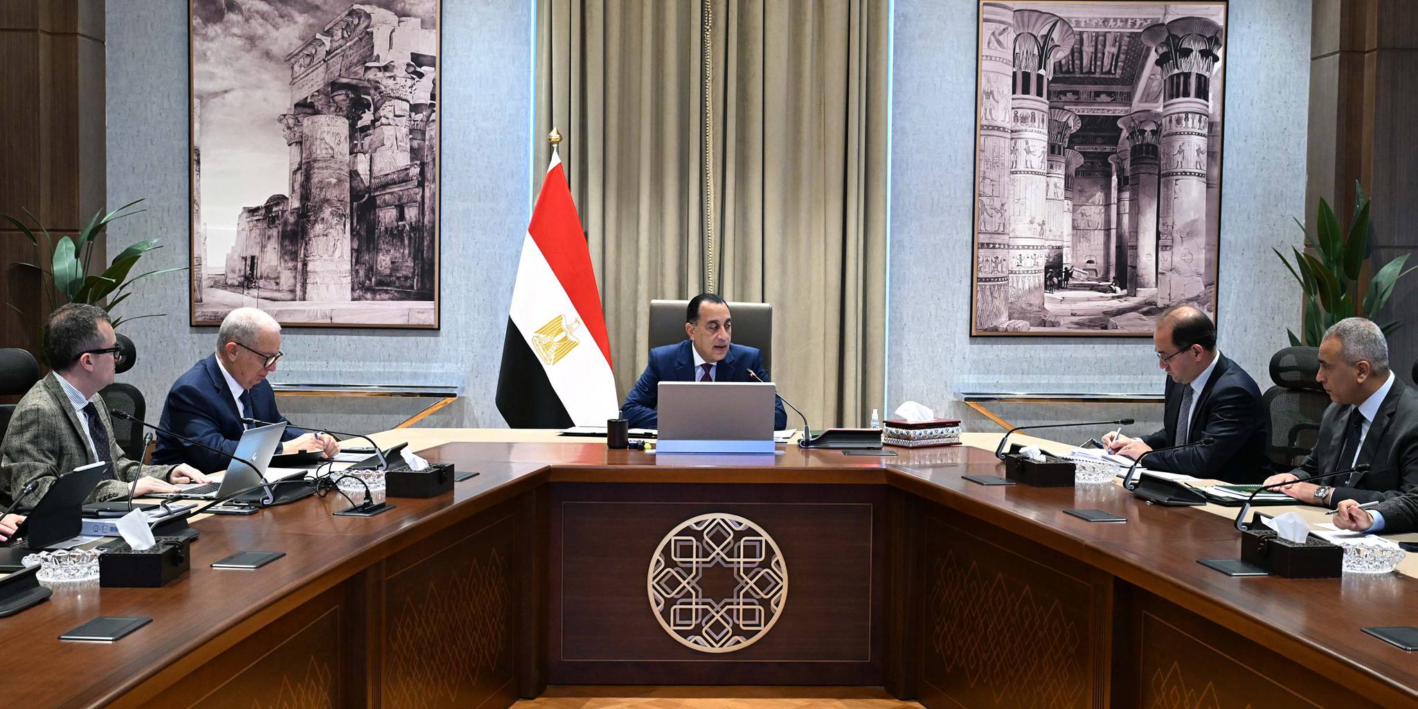 رئيس الوزراء يستعرض تقديرات الاستثمارات الحكومية المستهدفة ضمن خطة التنمية الاقتصادية والاجتماعية