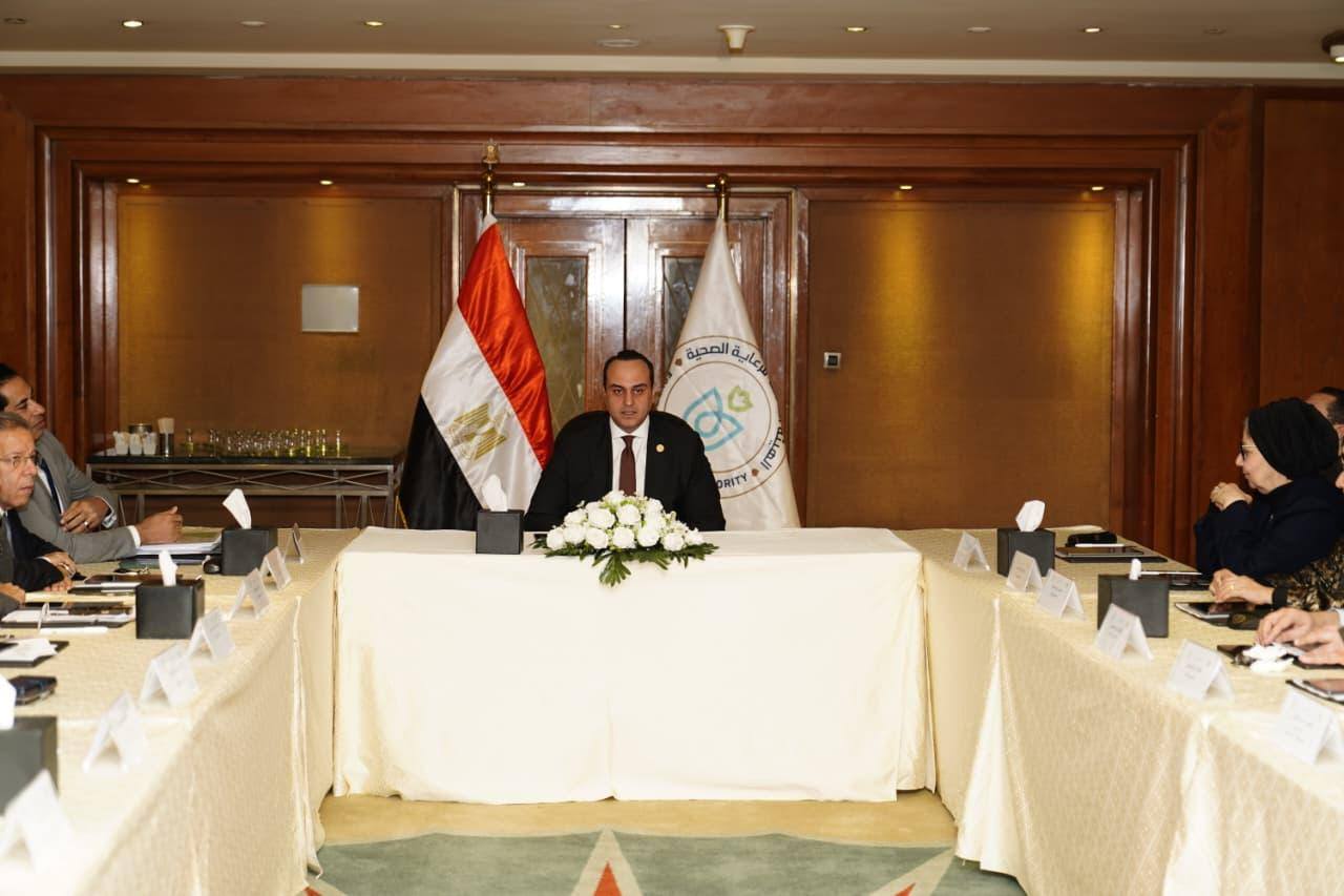 السبكى يهنئ نقيب أطباء مصر بيوم الطبيب المصري.. ويؤكد تقديره لدورهم وجهودهم في الارتقاء بالمنظومة الصحية