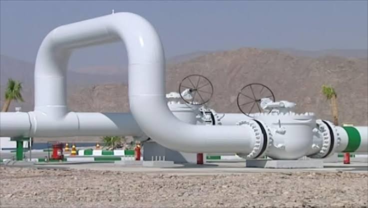 بلومبرج الشرق : خط أنابيب 