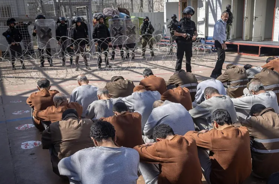 الشئون العربية بـ«الصحفيين» تستنكر قانون إعدام الأسرى الفلسطينيين: جريمة حرب وشرعنة للقتل خارج القانون