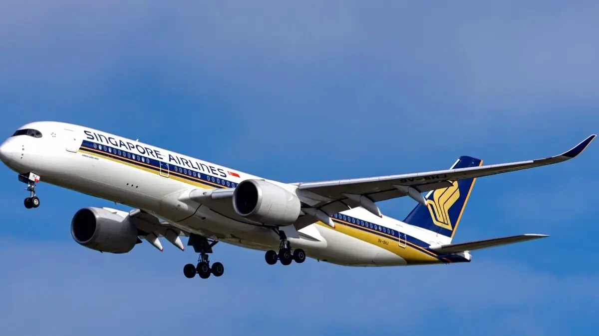 مع اتساع رقعة الحرب.. الطيارون يواجهون المسيرات والصواريخ والتوتر