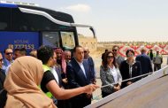 رئيس الوزراء يتابع مشروع إنشاء خط سكة حديد (بئر العبد ـ العريش ـ رأس النقب بطول 353 كم) ضمن الممر اللوجستي العريش /طابا