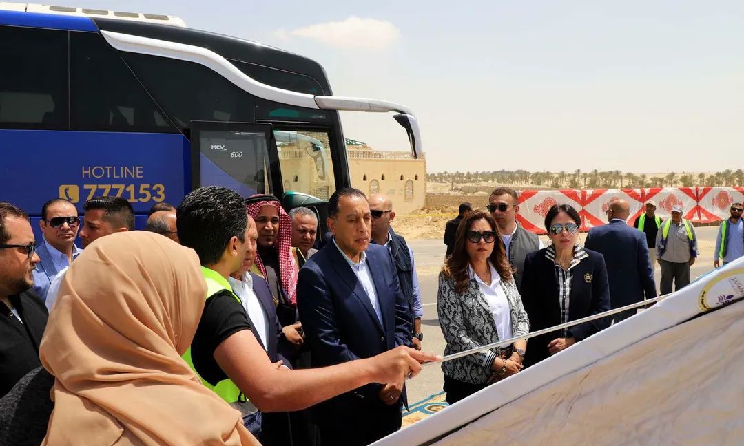 رئيس الوزراء يتابع مشروع إنشاء خط سكة حديد (بئر العبد ـ العريش ـ رأس النقب بطول 353 كم) ضمن الممر اللوجستي العريش /طابا