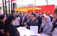 رئيس جامعة القاهرة وقيادات الجامعات يتفقدون المعرض الخاص بالشركات والمؤسسات والبنوك في ملتقى التوظيف