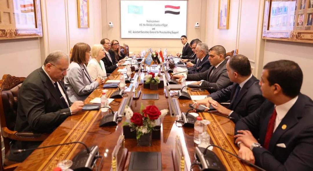 وزير العدل يبحث مع مساعد الأمين العام للأمم المتحدة لدعم بناء السلام سبل تعزيز التعاون في مجالات سيادة القانون