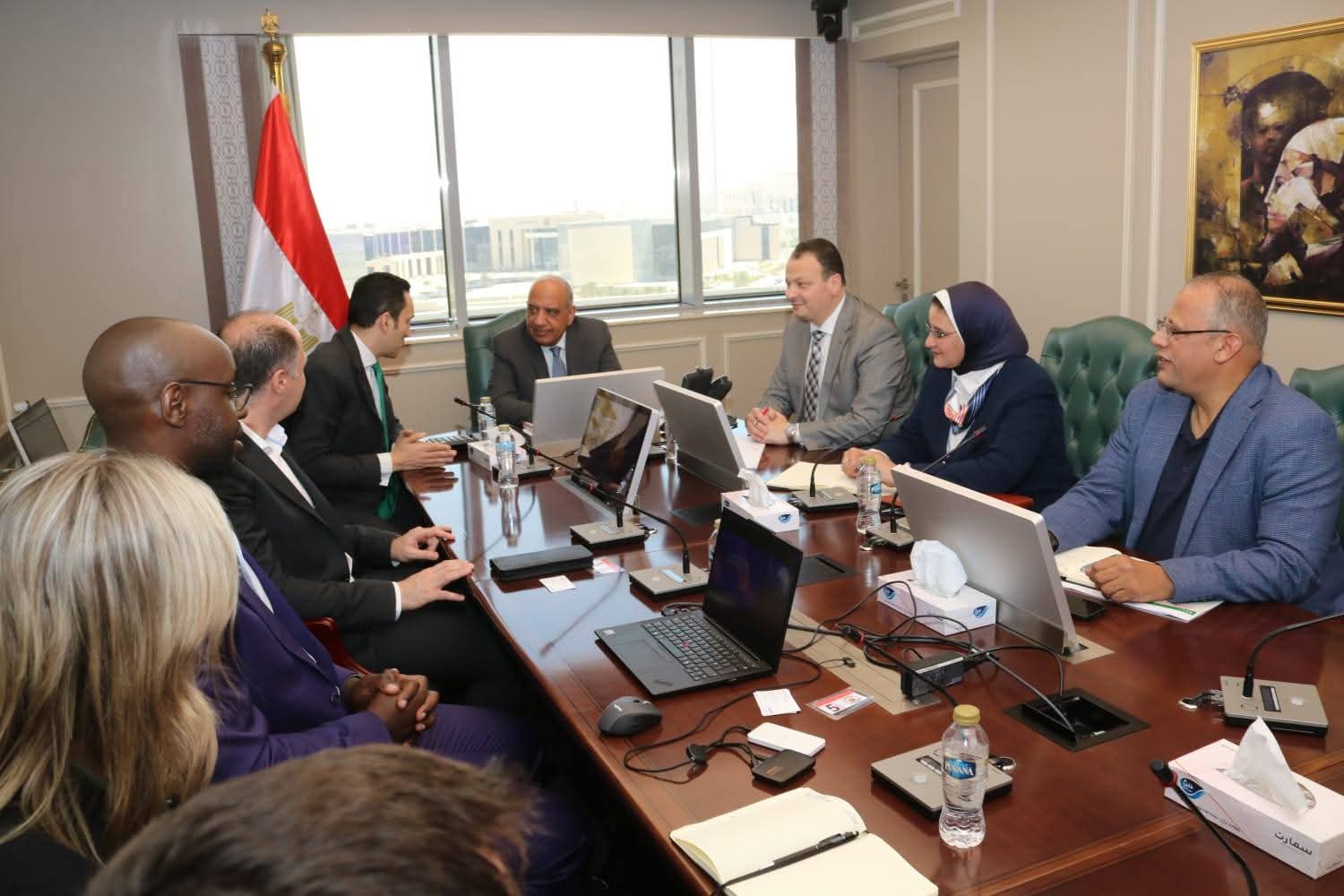 عصمت: التوسع في مشروعات الطاقة المتجددة وأنظمة تخزين الطاقة بواسطة البطاريات
