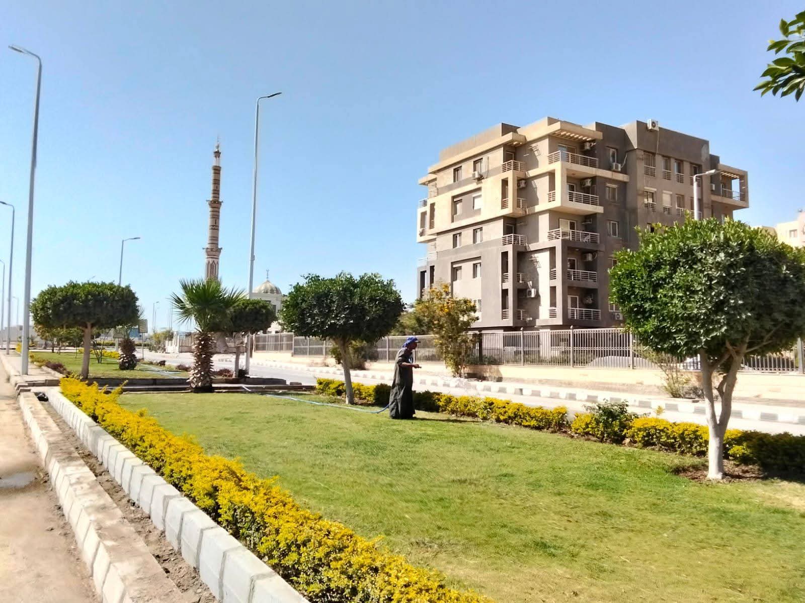 المنشاوى تتابع أعمال رفع كفاءة الطرق والتطوير بعددٍ من المدن الجديدة