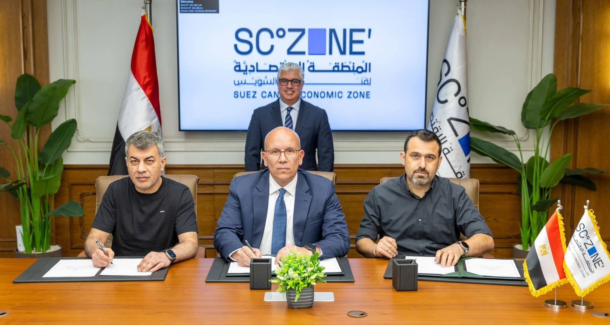 جمال الدين يشهد توقيع عقد مشروع شركة 