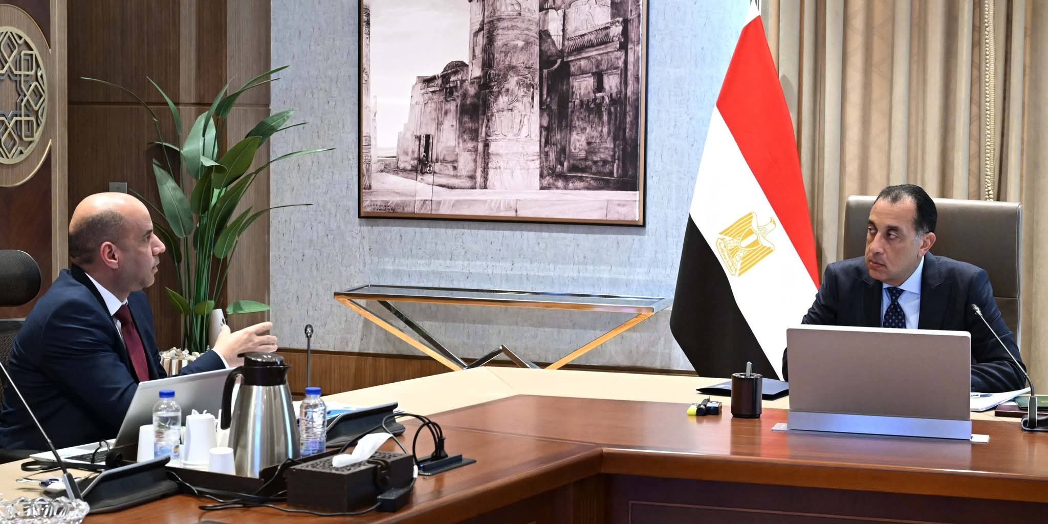 رئيس الوزراء يلتقي وزير العمل لاستعراض عدد من ملفات عمل