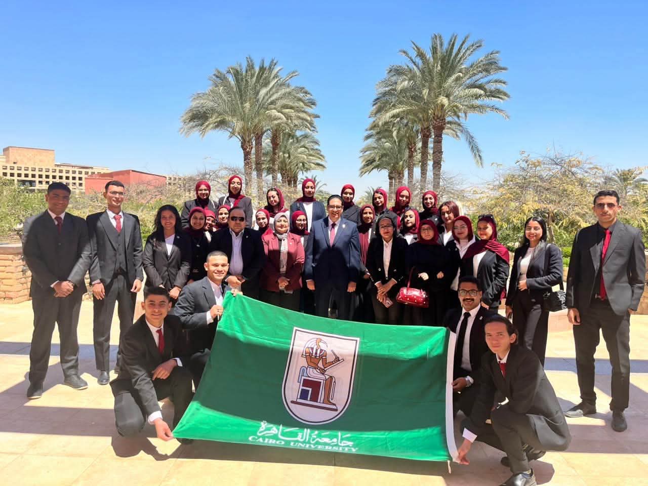 جامعة القاهرة تشارك بوفد طلابي متميز في محاضرة الرئيس الفنلندي بالجامعة الأمريكية