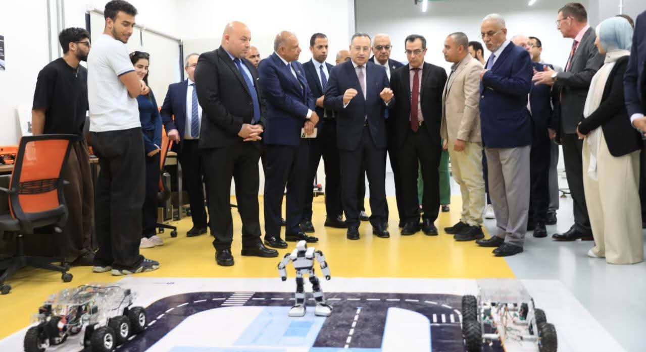 قنصوة يفتتح مبنى جديدًا بجامعة هيرتفوردشاير بمصر