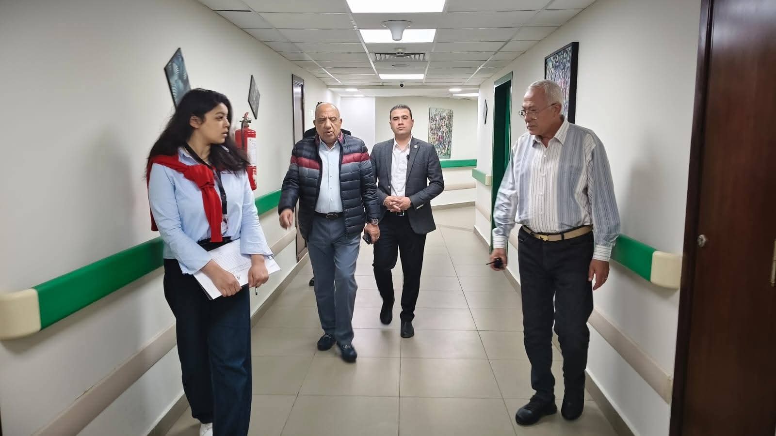 عصمت يتفقد مستشفى الكهرباء ويتابع سير العمل ويطمئن على تقديم الخدمات الصحية خلال الإجازات الرسمية