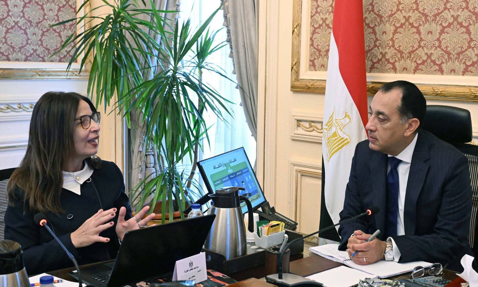 رئيس الوزراء يستعرض مع وزيرة الثقافة الأهداف الاستراتيجية ونشاطها