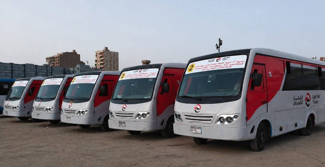 بدء التشغيل التجريبي لمنظومة نقل آمنة ومنظمة وموثوقة لربط مدينة الشروق بالقطار الكهربائي الخفيف LRT.. غدا