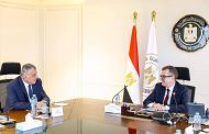 رستم يبحث مع شركة 