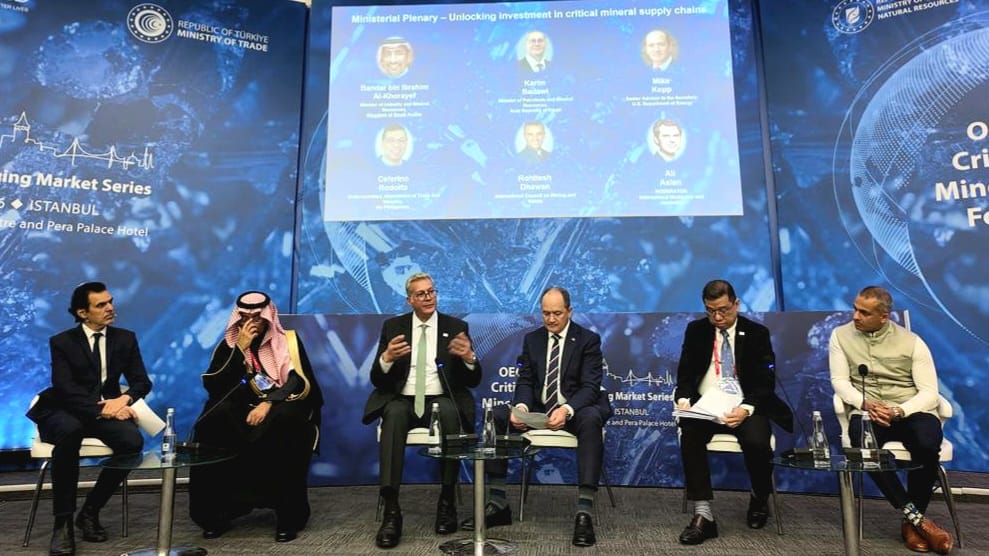 بدوي يستعرض رؤية مصر لتعظيم العائد الاقتصادي من قطاع التعدين أمام منتدى المعادن الحرجة بإسطنبول