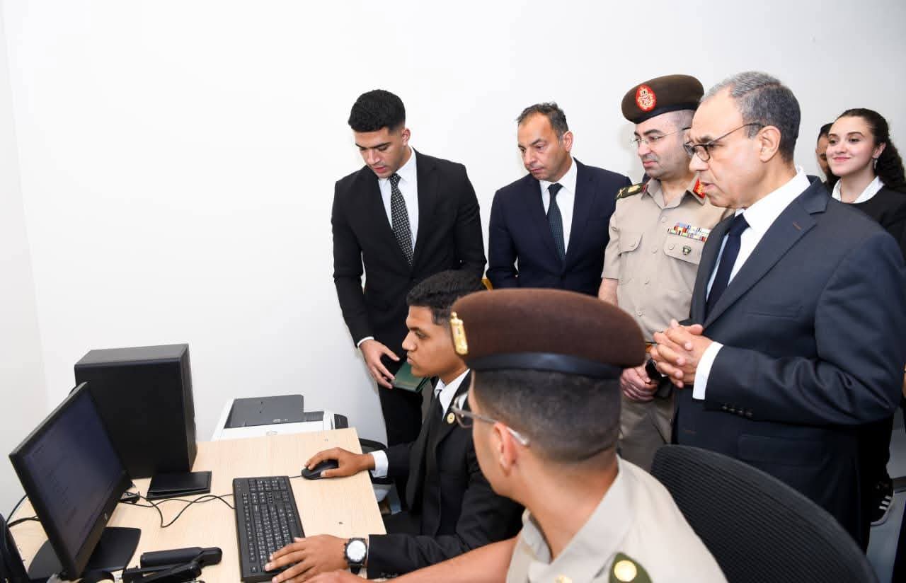 وزير الخارجية يفتتح غرفة حفظ الوثائق المؤمنة بمقر الخارجية