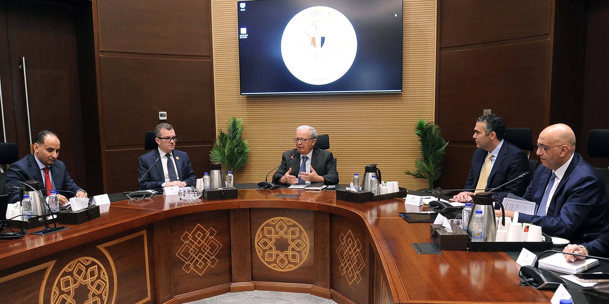 عيسى يعقد اجتماعًا تنسيقيا بشأن الاجتماع المُقبل للمجموعة الوزارية لريادة الأعمال