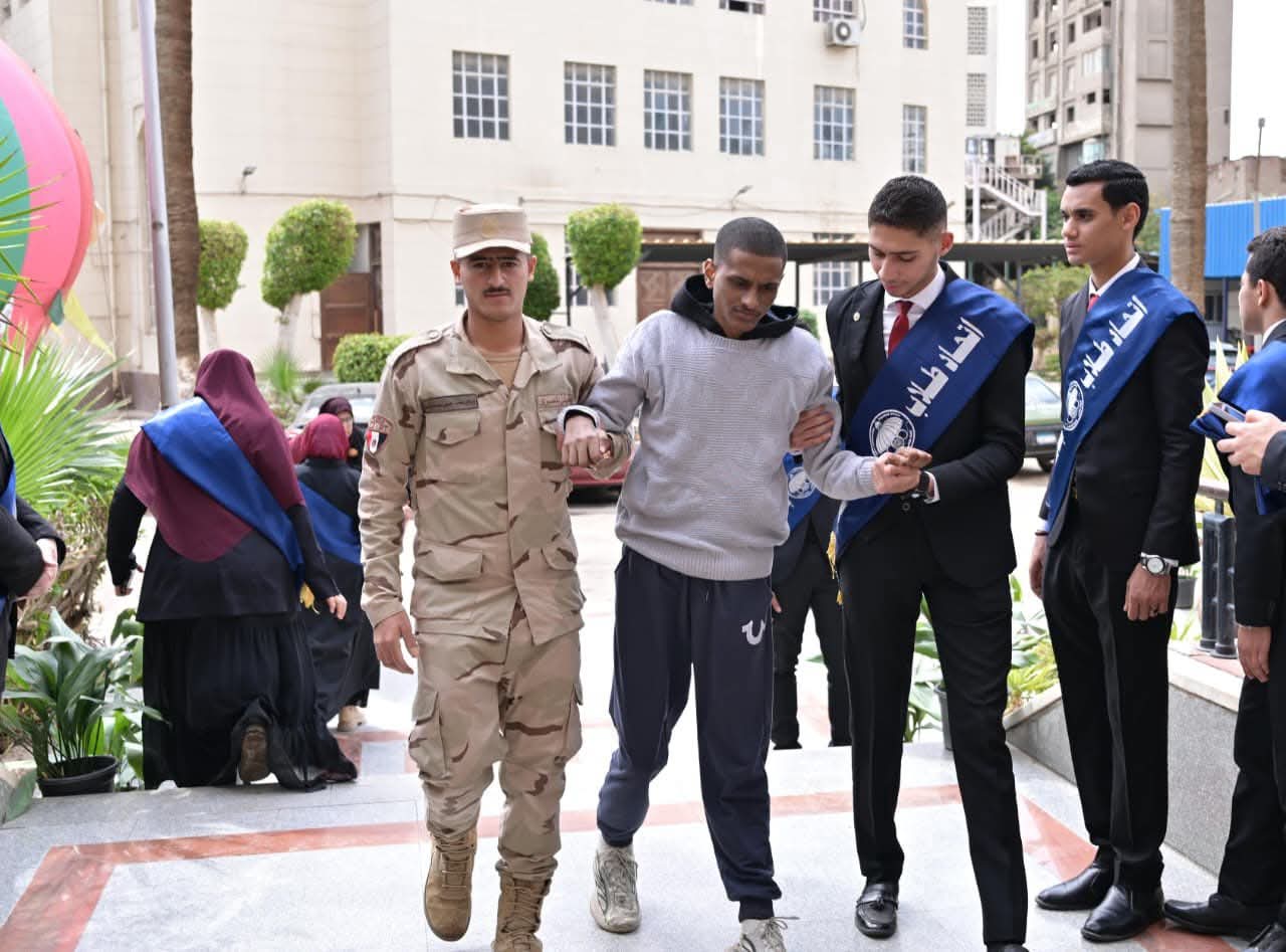 جامعة القاهرة تستضيف لجنة التجنيد لإنهاء الموقف التجنيدي لطلابها من ذوي القدرات الخاصة