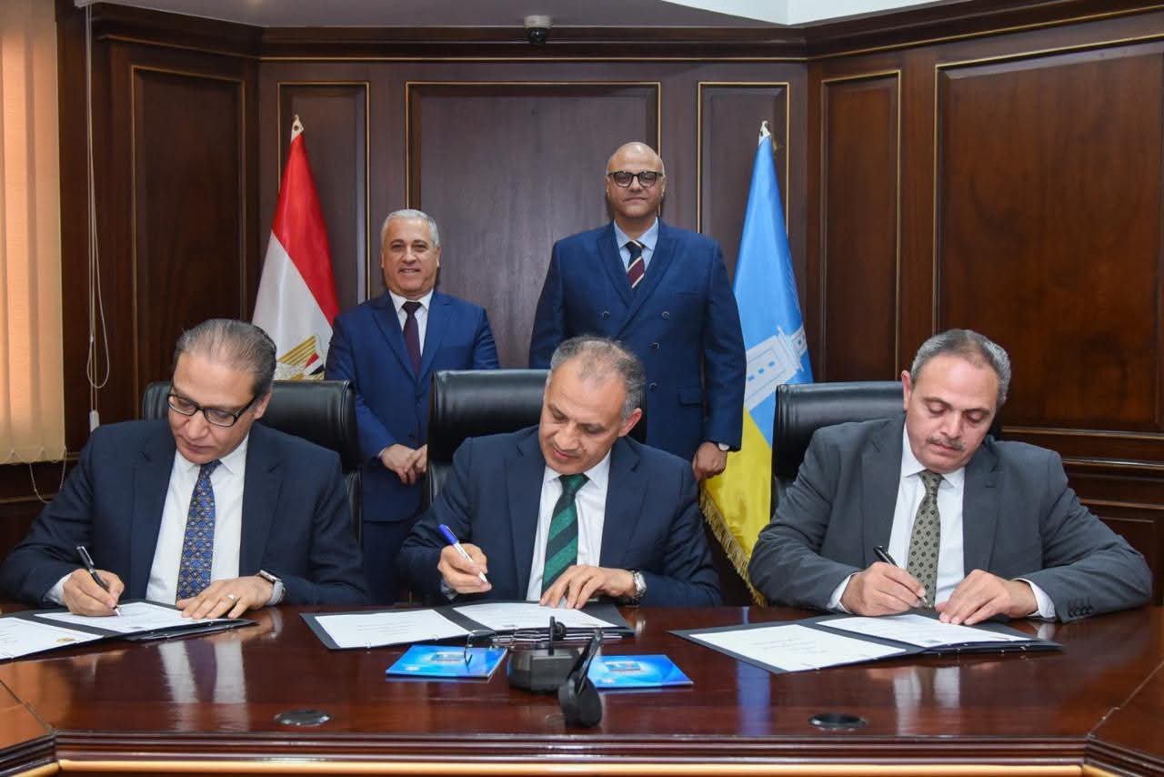 محافظ الإسكندرية والوطنية للصحافة يوقعان بروتوكول تعاون لمشروع 