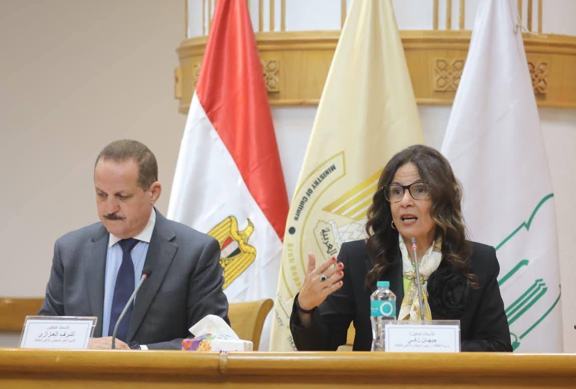زكي: الفكر لا يواجه إلا بالفكر.. والثقافة حق لكل المصريين في جميع المحافظات