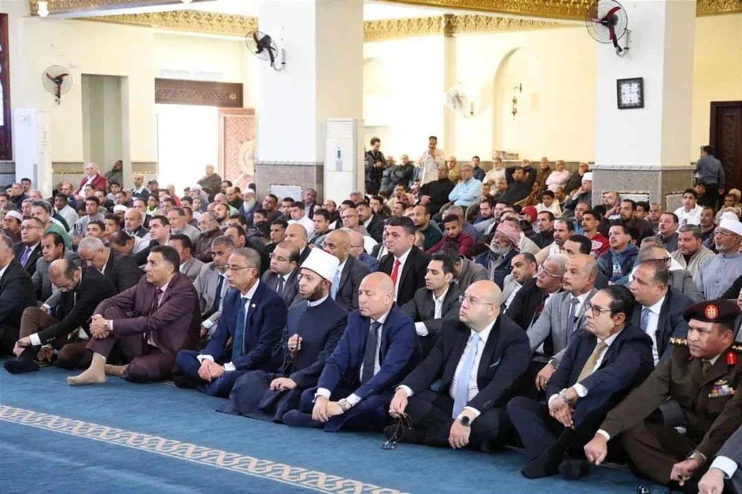 وزير الأوقاف ومحافظو الجيزة والقاهرة والقليوبية يؤدون صلاة احتفالًا بالعيد القومي لمحافظة الجيزة