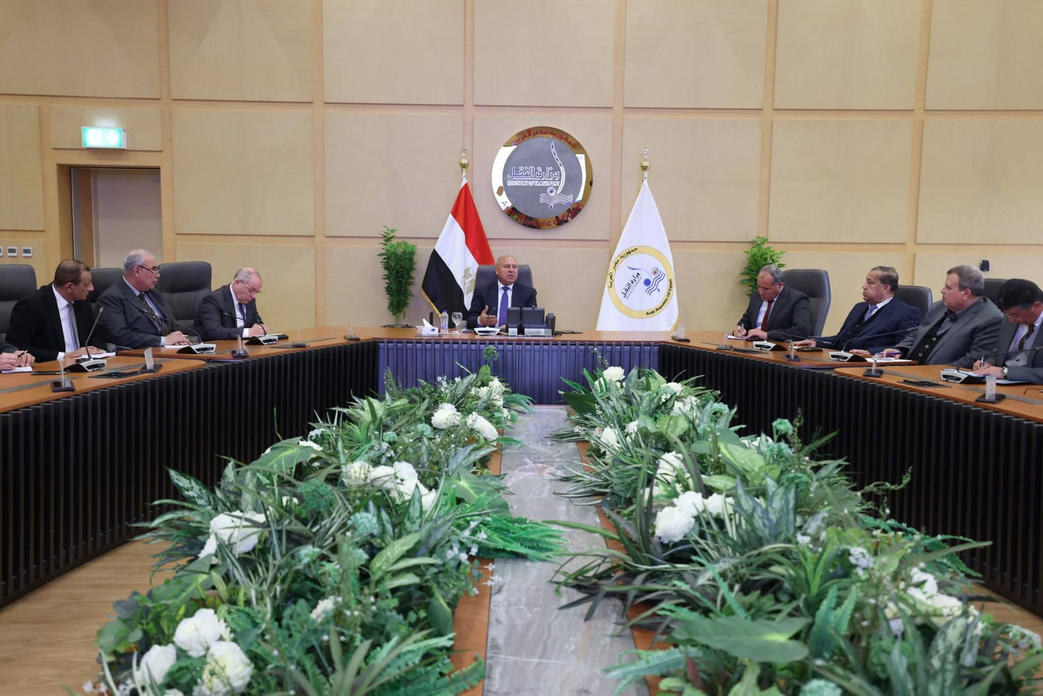 وزير النقل يستعرض آلية «تخفيض النفقات إلى أقصى حد وتعظيم الايرادات إلى أقصى حد»