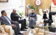 محافظ الوادي الجديد تُكرّم أعضاء قافلة جامعة الأزهر التنموية الشاملة