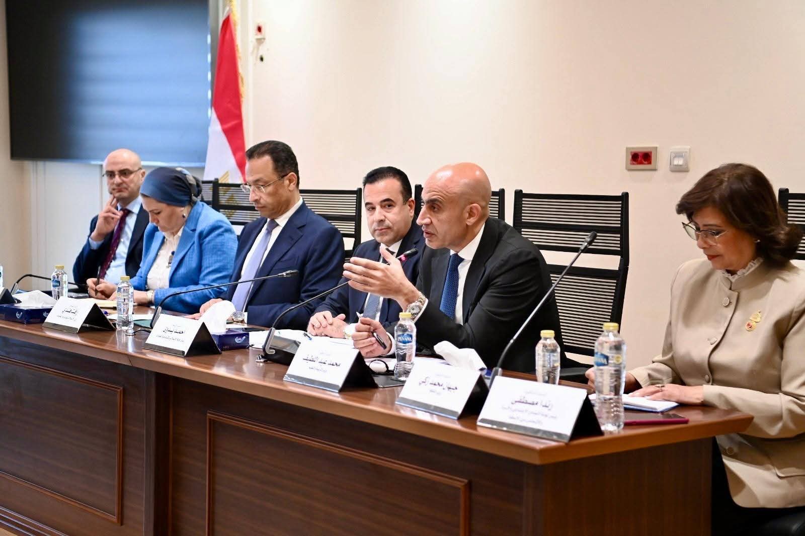 عبد اللطيف: إعداد تشريعات تواكب التطور التكنولوجي المتسارع