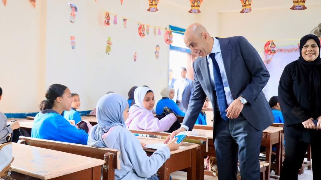 وزير التعليم يجري جولة تفقدية مفاجئة بعدد من مدارس الشرقية لمتابعة انتظام العملية التعليمية