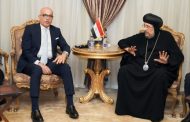 رئيس جامعة عين شمس يهنئ الأنبا إرميا بمناسبة عيد القيامة المجيد