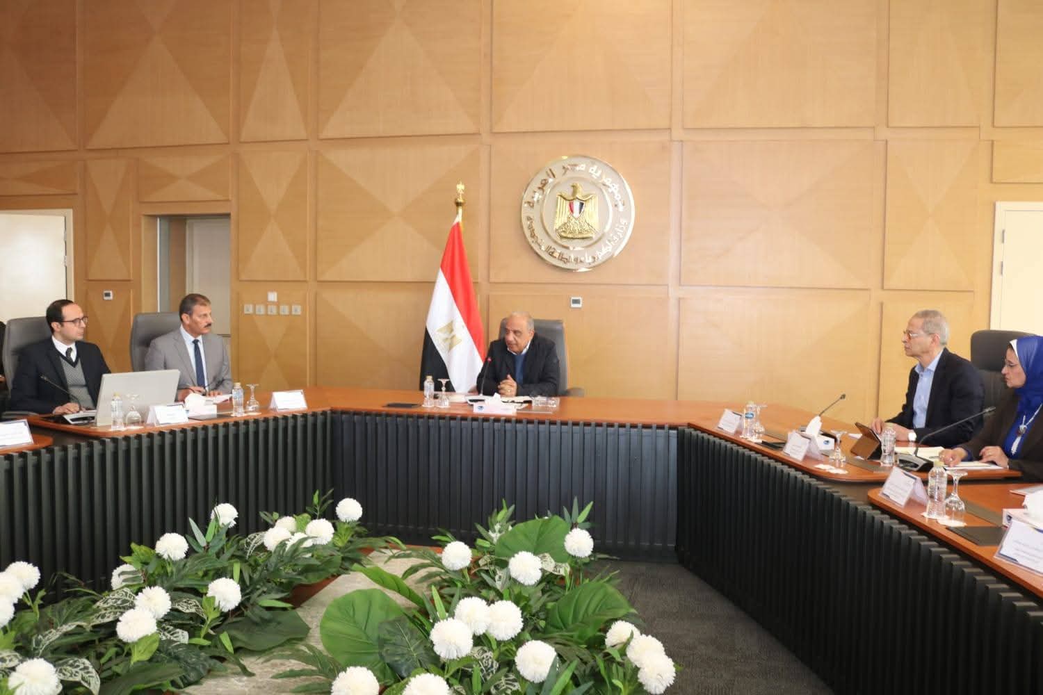 عصمت يتابع وإجراءات كفاءة الطاقة وترشيد الاستهلاك، وتأمين التغذية