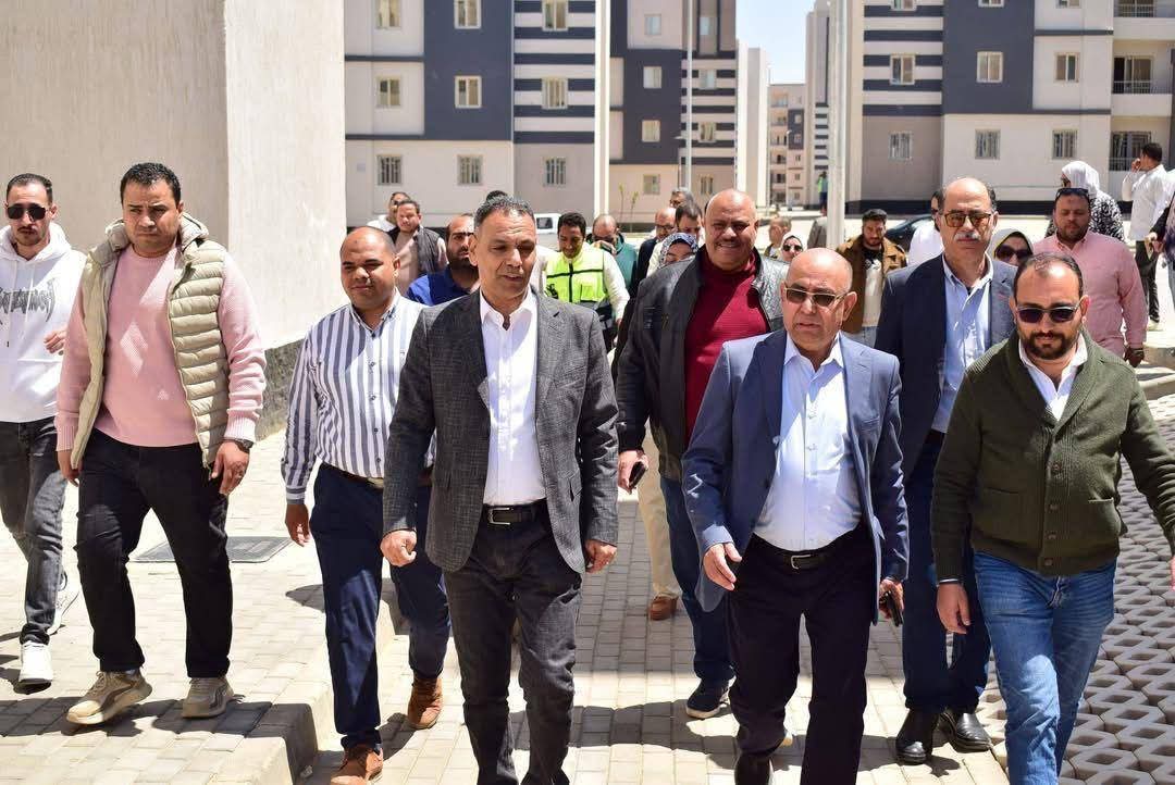 المنشاوي تتابع سير العمل بعددٍ من مشروعات الإسكان والمرافق والخدمات والتطوير بمدن أكتوبر