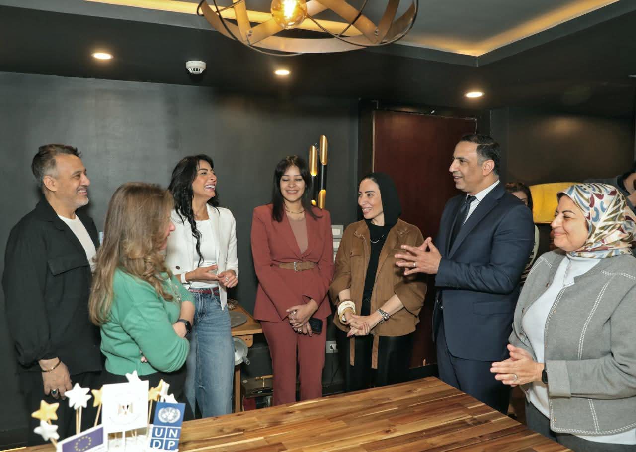 أبواب مفتوحة.. مسلسل إذاعي يتناول برامج التضامن الاجتماعي.. يبث قريباً