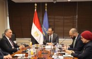 هندي يناقش مع المدير الإقليمي لشركة Oracle مصر خطط الشركة لتعزيز التعاون في مجال التحول الرقمي في مصر