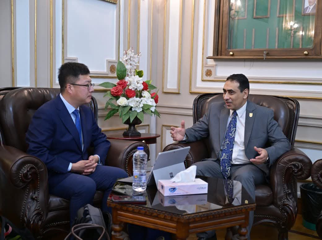 مباحثات لتعزيز سبل علاقات التعاون بين جامعة القاهرة وجامعة نورث ويست الصينية