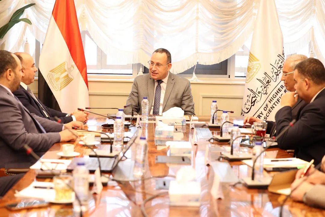 قنصوة يبحث مع جهاز مستقبل مصر دعم المشروعات التطبيقية وتوطين التكنولوجيا