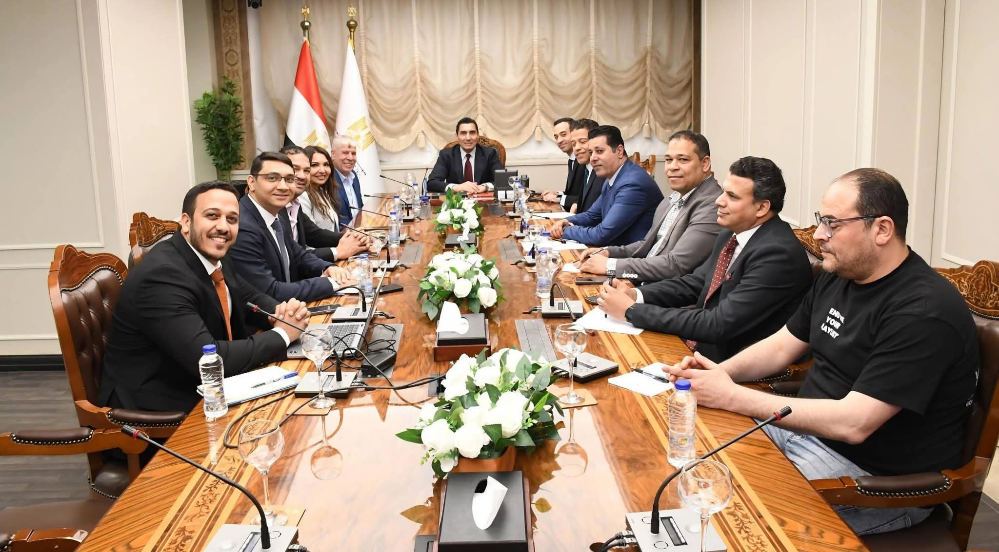جوهر يلتقي مسئولي شركة توتال إنرجيز لمتابعة مستجدات النسخة الحادية عشرة من دوري مراكز الشباب