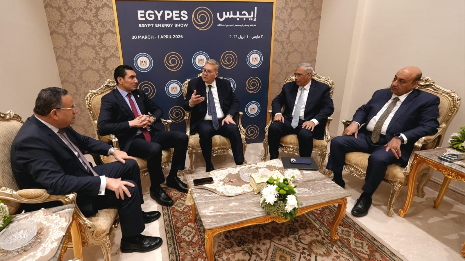 وزراء البترول والتعليم العالي والرياضة يعقدون مائدة مستديرة لتمكين وتأهيل الكفاءات الشابة بقطاع الطاقة